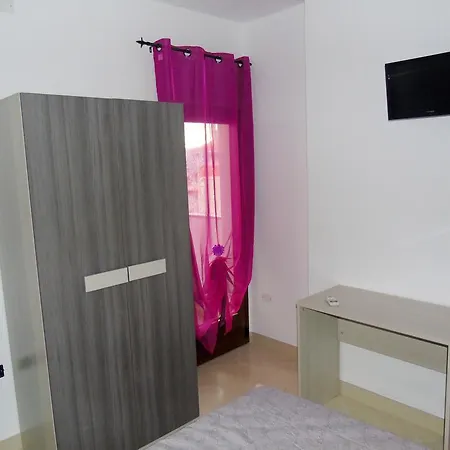 ベッド・アンド・ブレックファスト B&birs 3*